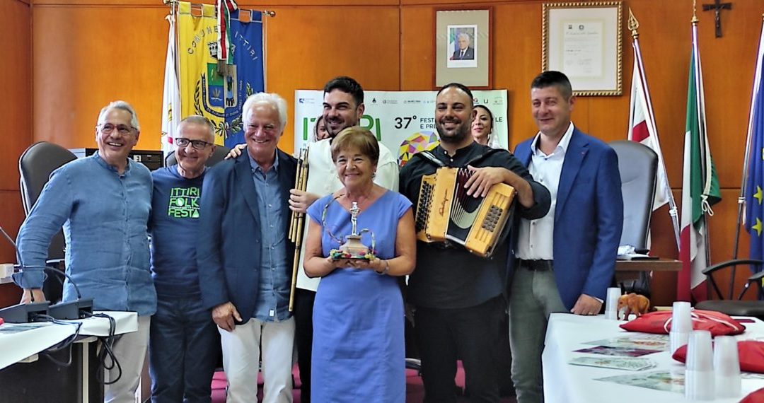 Ittiri Folk Festa: consegnato il Premio Zenìas alla federazione dei circoli sardi